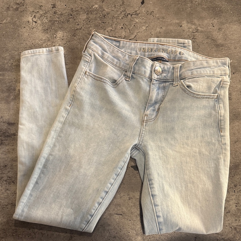 American Eagle Outfitters Women's Light Wash Skinny Jeans
